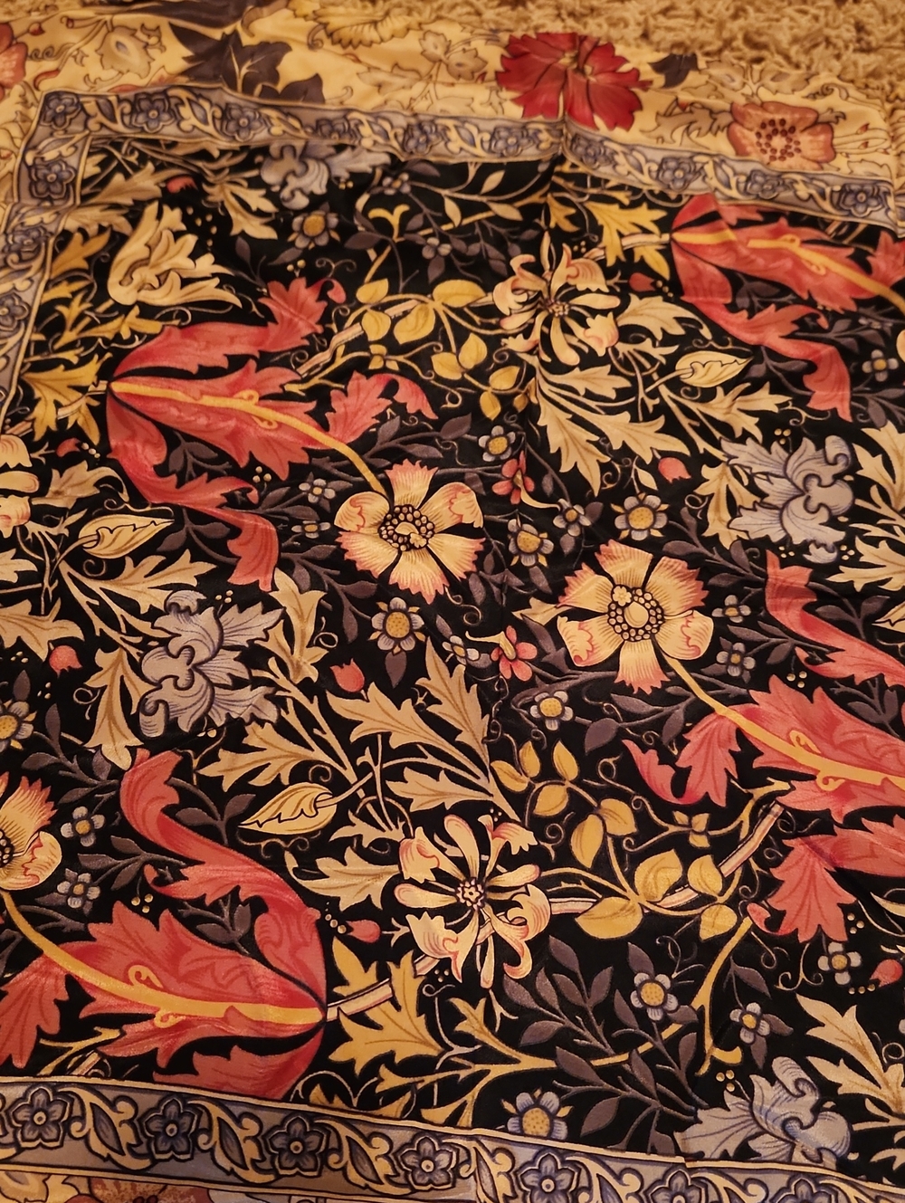100% Silk Metropolitan Museum Of Art 19"x19" Floral Scarf